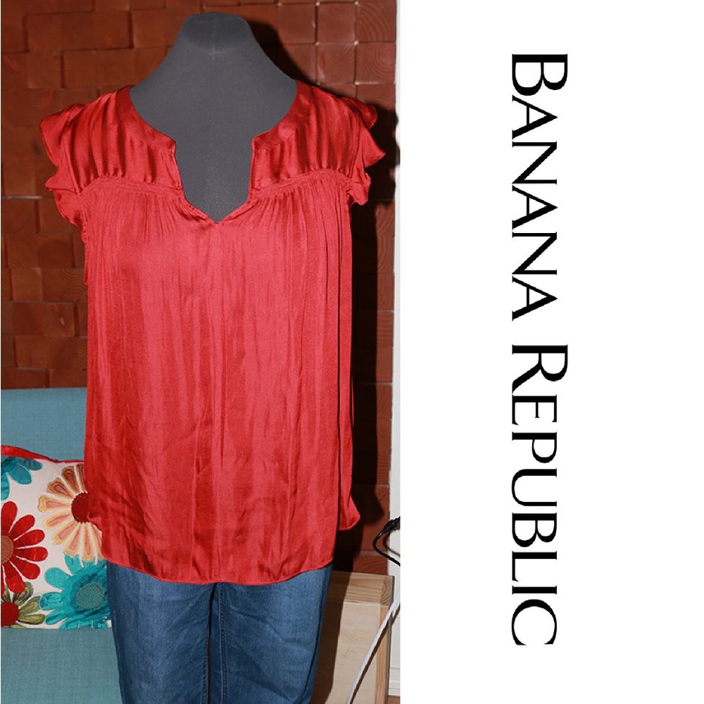 Banana Republic Red Silky Blouse w/flutter cap sleeves